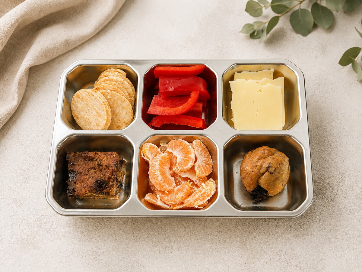 6 compartment Snack Box