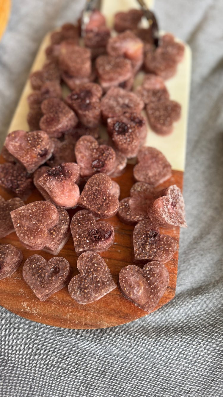 lil' nibbles berrylicious gummies are the perfect kids party snack without added sugar and has nourishing ingredients to keep kids bellies full